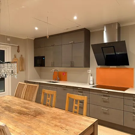 World Championship 2025-cozy House For Rent Villa